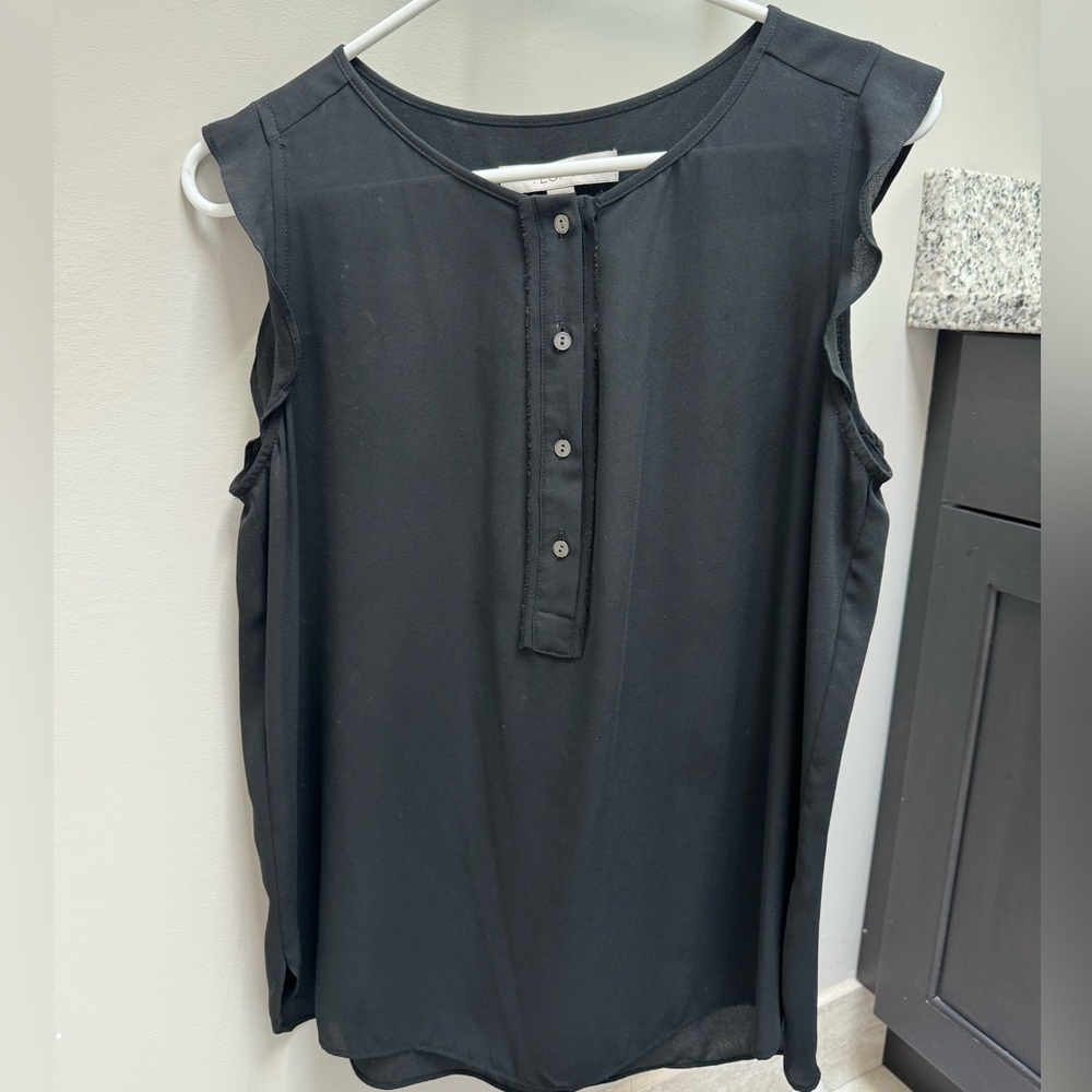 Black flowy blouse | LOFT size M